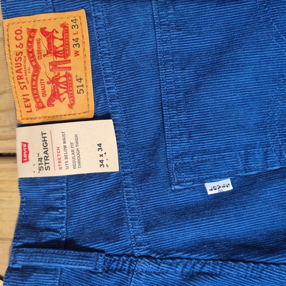 Navy Blue Levi Jeans - Picture 4 of 8